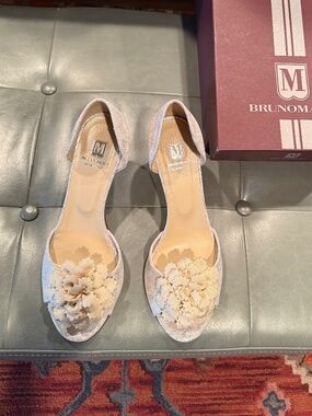 Bruno Magli “Sienna”  9 1/2 M 3” Heel EASTER SPECIAL! FREE SHIPPING!